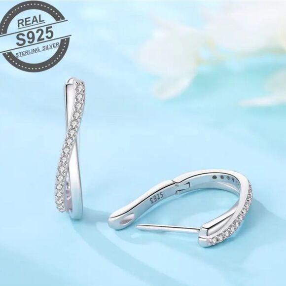 Elegant 925 Silver Twist Earrings - Picture 3 of 4